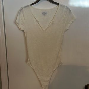 True Craft Off White V-Neck Body Suit